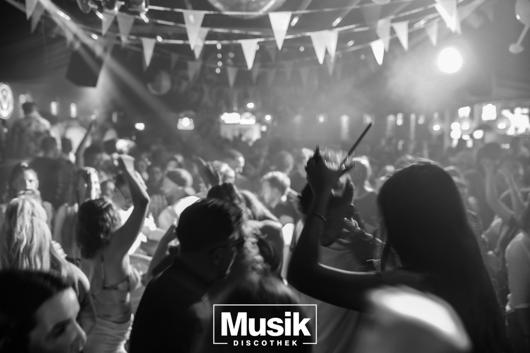 https://musik-discothek.disco2app.com/media/galleries/20/photos/2654.jpg