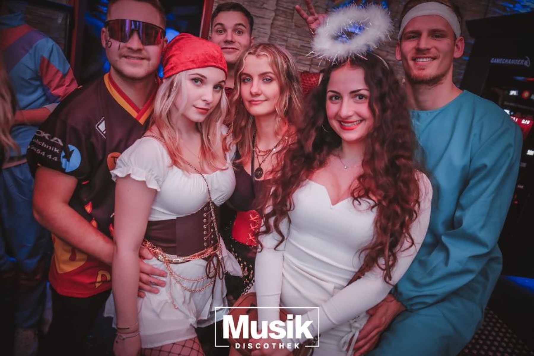 https://musik-discothek.disco2app.com/media/galleries/22/photos/046.jpg